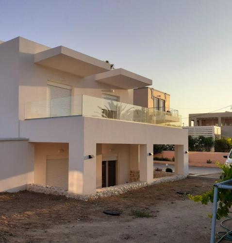 Haralambos Apartments