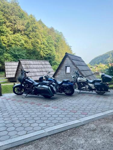 Wooden Cabin Kamna Gorica