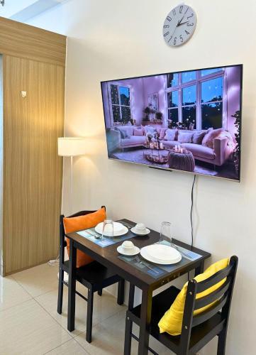 Cozy Luxe Stay 55 inch 4k Ultra TV and Amenity View