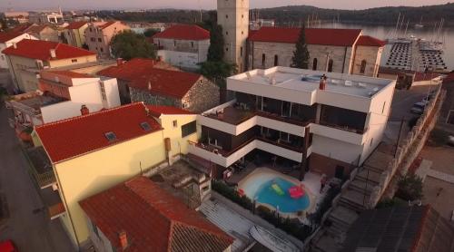 Basic Mansion Mandalina