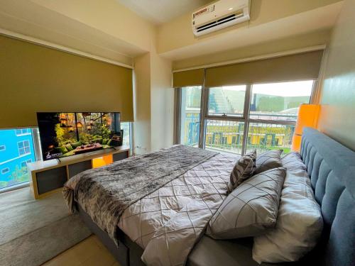 Sophisticated City Escape Steps from Solaire & City of Dreams