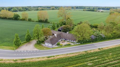 Naboløs Bed & Breakfast