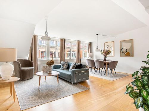 Sanders Leaves - Precious Two-Bedroom Penthouse In Downtown Copenhagen