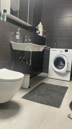 OASE im grünen Hinterhof, EG, Ruhe, Terrasse, Carport, free PayTV, Kaffee&Tee, Fahrräder