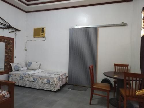 R & J Homestay in Naga Cebu