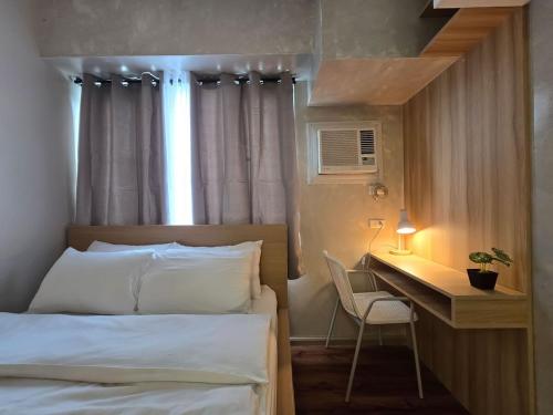 1BR Suite Ridgewood Towers Near BGC Airport #RW17-1