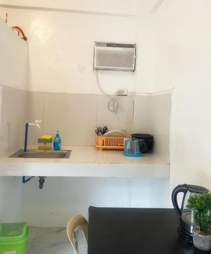 Centrally located studio with AC and kitchenette