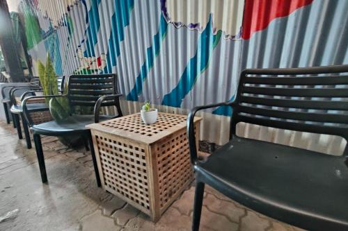 La Ud Lounge and Hostel