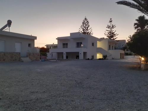 Haralambos Apartments