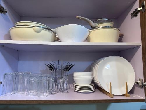 Bayfront Staycation at The Radiance Manila Pet-Friendly, Pool & Gym near Airport, MOA, Star City, Manila World Trade Center & Manila Bay Views