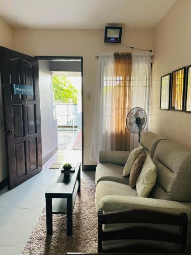 UNIT 1 2BR Apartment with Gated and Open Parking