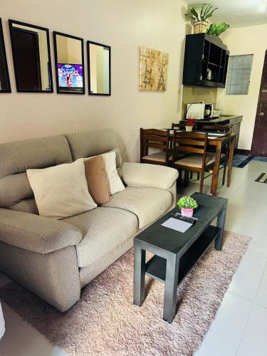UNIT 1 2BR Apartment with Gated and Open Parking