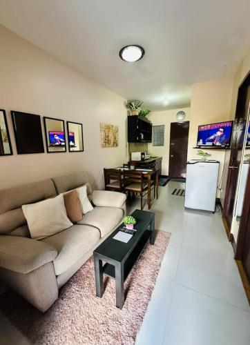 UNIT 1 2BR Apartment with Gated and Open Parking
