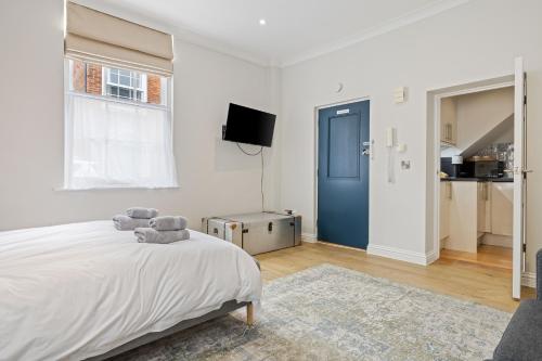 City Centre Entire Studio Apartment- Self check in