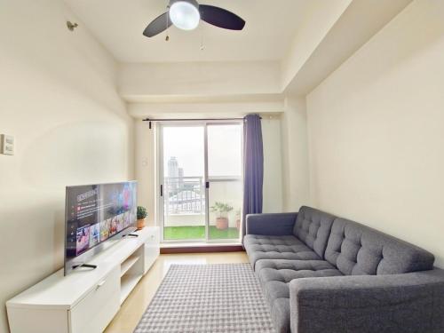 Home in Manila Breathtaking Sunset View