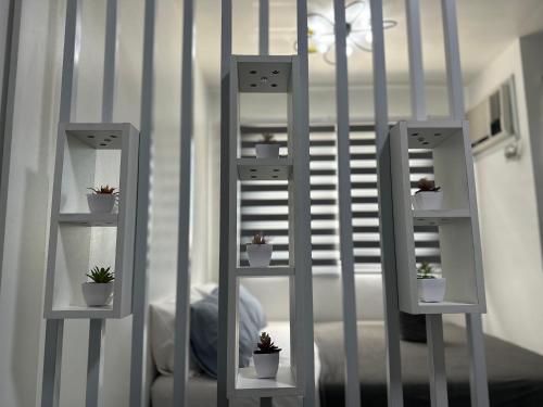 Stylish Minimalist Comfort Stay Beside EK