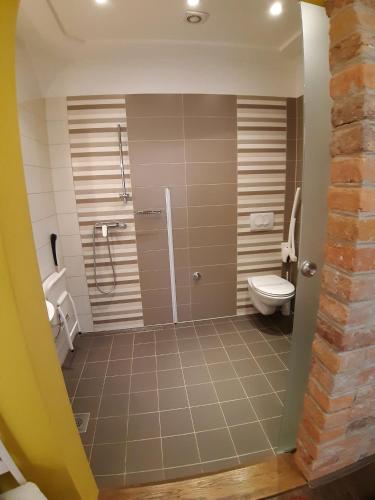 Maksimilian Guesthouse