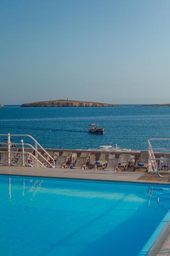 Gillieru Harbour Hotel