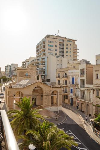 Gillieru Harbour Hotel