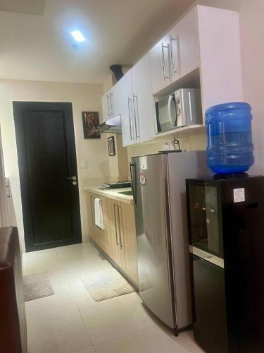 Quiet and spacious condo wid fast internet connection with Netflix