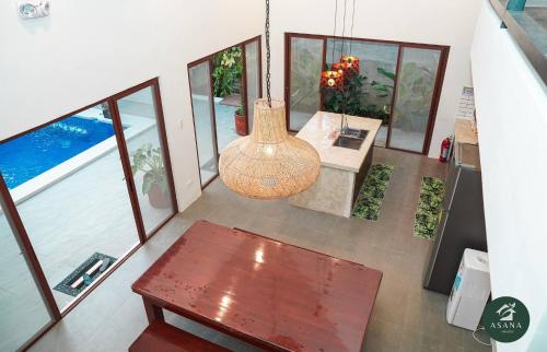 Modern Tropical 2BR Villa Pool Retreat in Amadeo