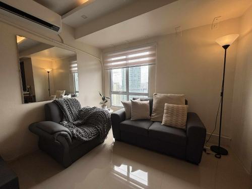 2BR Bi-Level BGC Skyline 150mbps WiFi