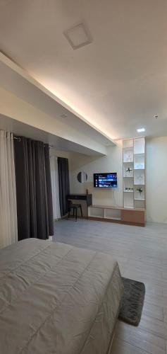 2BR Bi-Level BGC Skyline 150mbps WiFi
