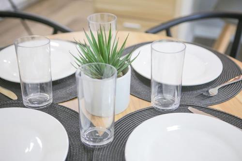 Julias Upscale Airy Getaway 1 BR Golf View