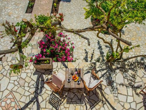 Panoramic Sunset Studios & Apartments