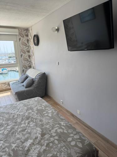 Studio cosy climatisé vue sur port