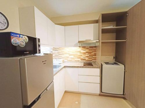 Pool View Condo Inside IT Park