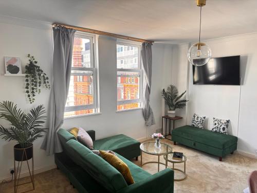 Serene Ocean Side Apartment BTN