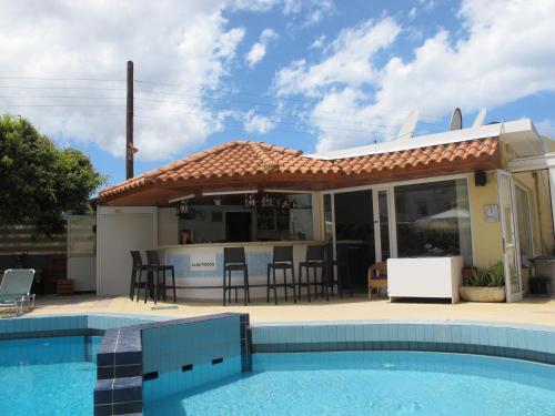 Albatross Studios and Apartments