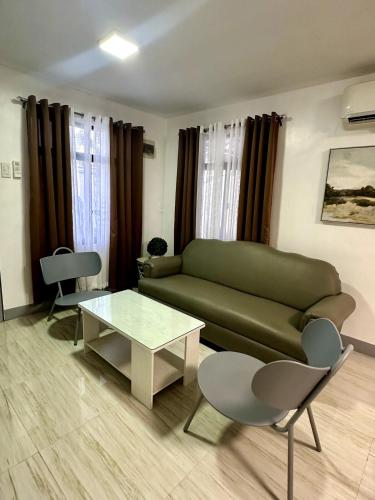 Scarlett Rae Bungalow house with Lake View