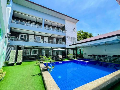 Ronina's Sipocot Hotel