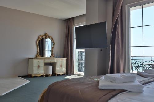 Amelia Mare Hotel