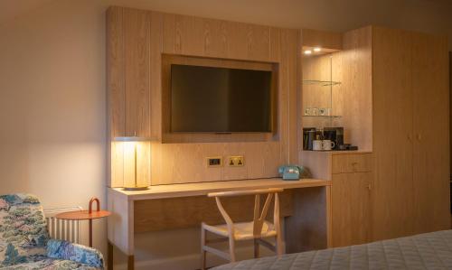 Lancaster Lodge