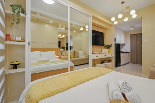 The Sunny Flat at Fame Residences near SM Megamall, Shangrila