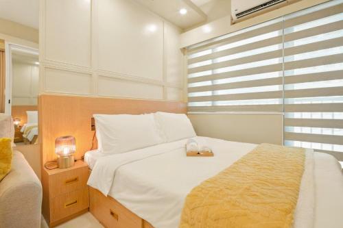 The Sunny Flat at Fame Residences near SM Megamall, Shangrila