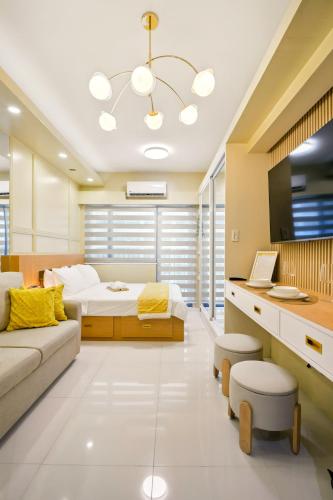 The Sunny Flat at Fame Residences near SM Megamall, Shangrila