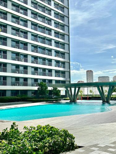The Sunny Flat at Fame Residences near SM Megamall, Shangrila