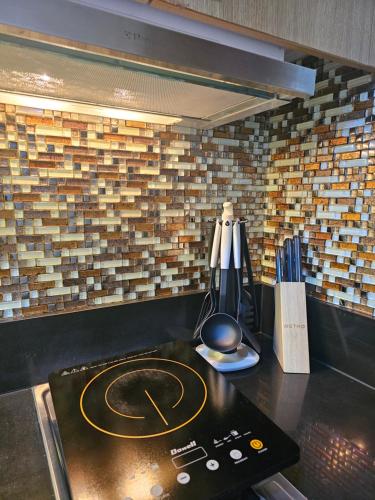 MOA Shell Residences Spacious 1BR with City View WiFi and Netflix