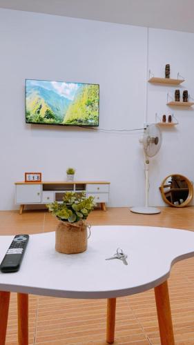 Family Island House in Casa Verde Mati City