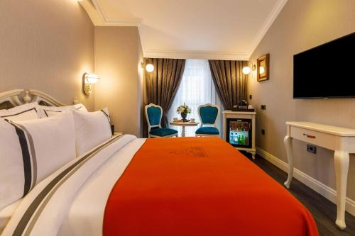 Amiral Palace Hotel