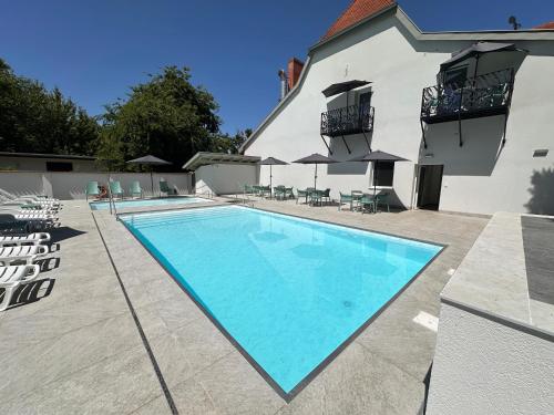 Pater Apartments