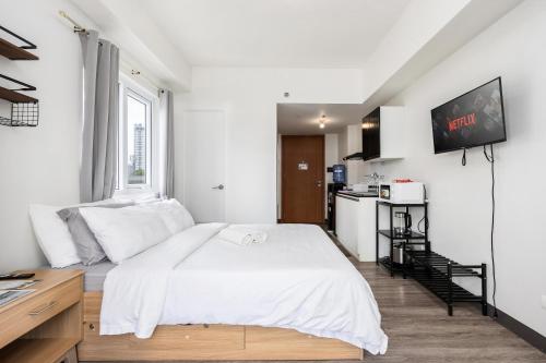 Platform 361 Cebu City Center with balcony