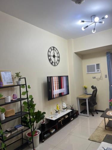 Bayfront Staycation at The Radiance Manila Pet-Friendly, Pool & Gym near Airport, MOA, Star City, Manila World Trade Center & Manila Bay Views