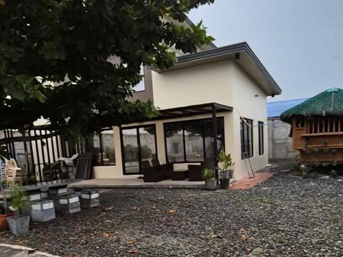 Budget-Friendly Tarlac Stay for Families & Barkadas