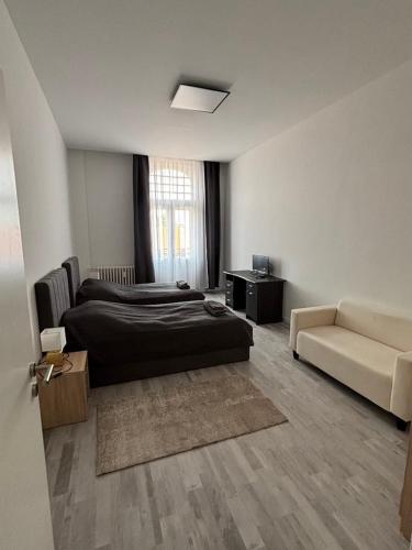 Újszerű, jól felszerelt lakás a váro szîvében, ingyenes parkolással