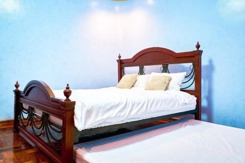 Lovely Villa in Tagaytay with Swimming Pool & Billiards up to 25pax